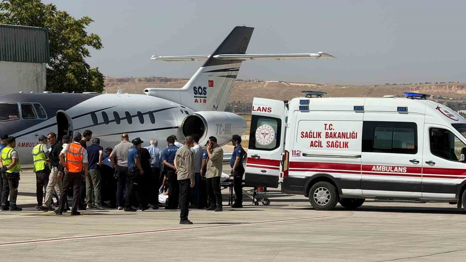 BIÇAKLANAN MİLLETVEKİLİ MELİH MERİÇ AMBULANS UÇAKLA İSTANBUL’A SEVKEDİLDİ
