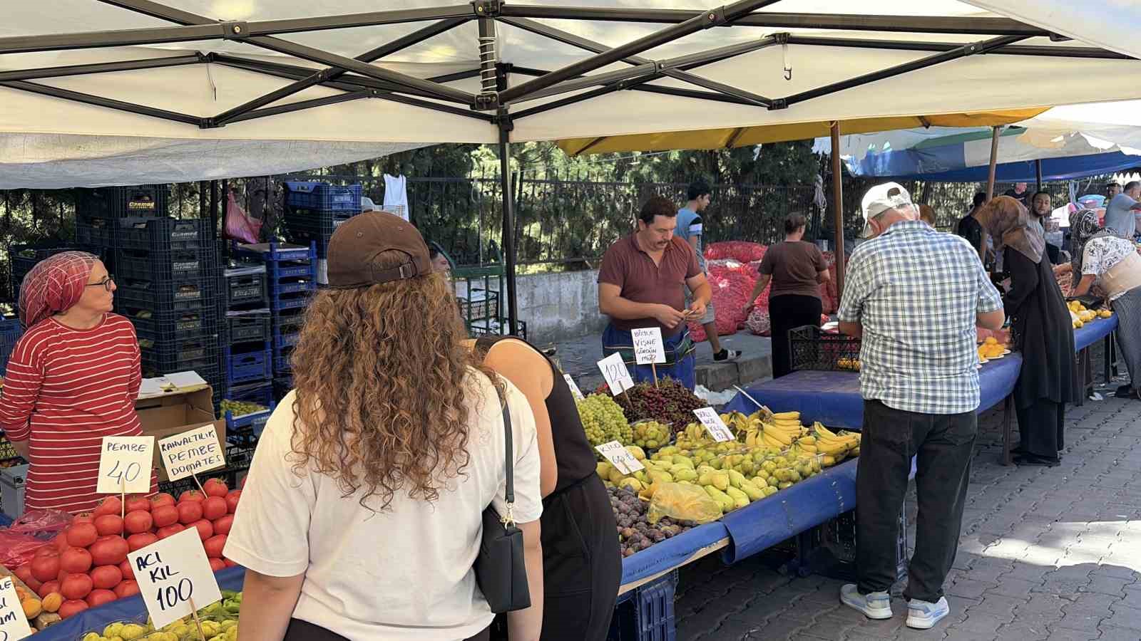 KIRKLARELİ’NDE SEMT PAZARLARINDAKİ FİYATLARDAN HEM VATANDAŞ HEM DE PAZARCI MEMNUN