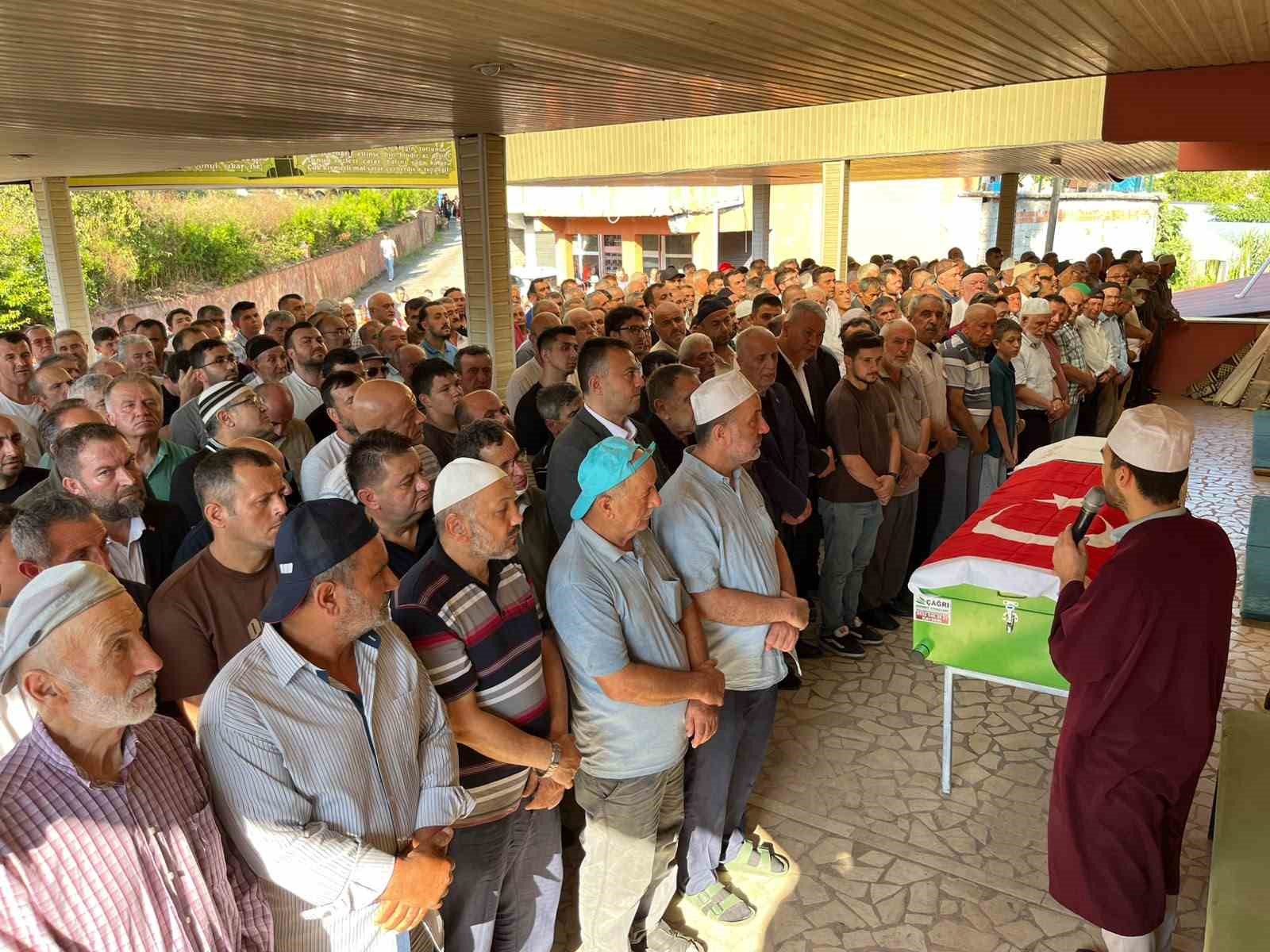 BEYPAZARI’NDAKİ MADEN KAZASINDA HAYATINI KAYBEDEN İŞÇİ SON YOLCULUĞUNA UĞURLANDI