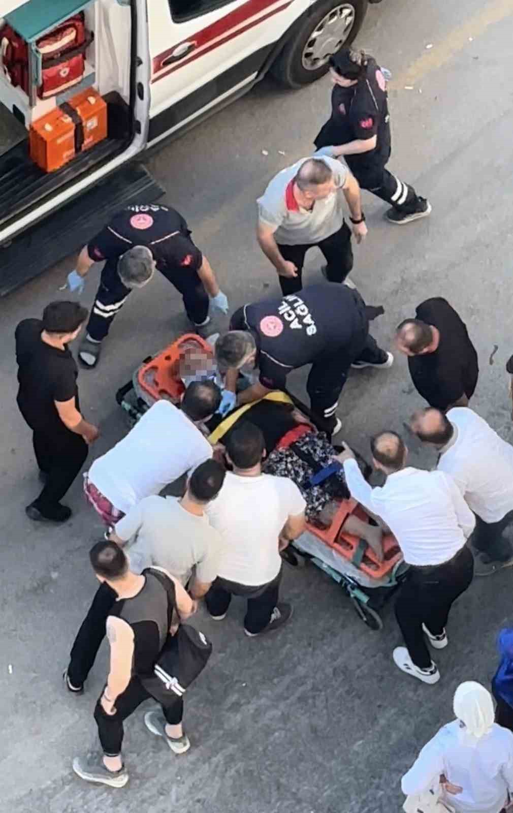 YAYA GEÇİDİNDE OTOMOBİLİN ÇARPTIĞI KADIN HAYATINI KAYBETTİ: KAZA ANI KAMERADA
