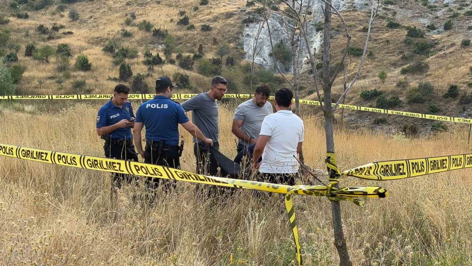 KÜTAHYA’DA KAYIP OLARAK ARANAN ALZHEİMER HASTASI ADAM ÖLÜ BULUNDU