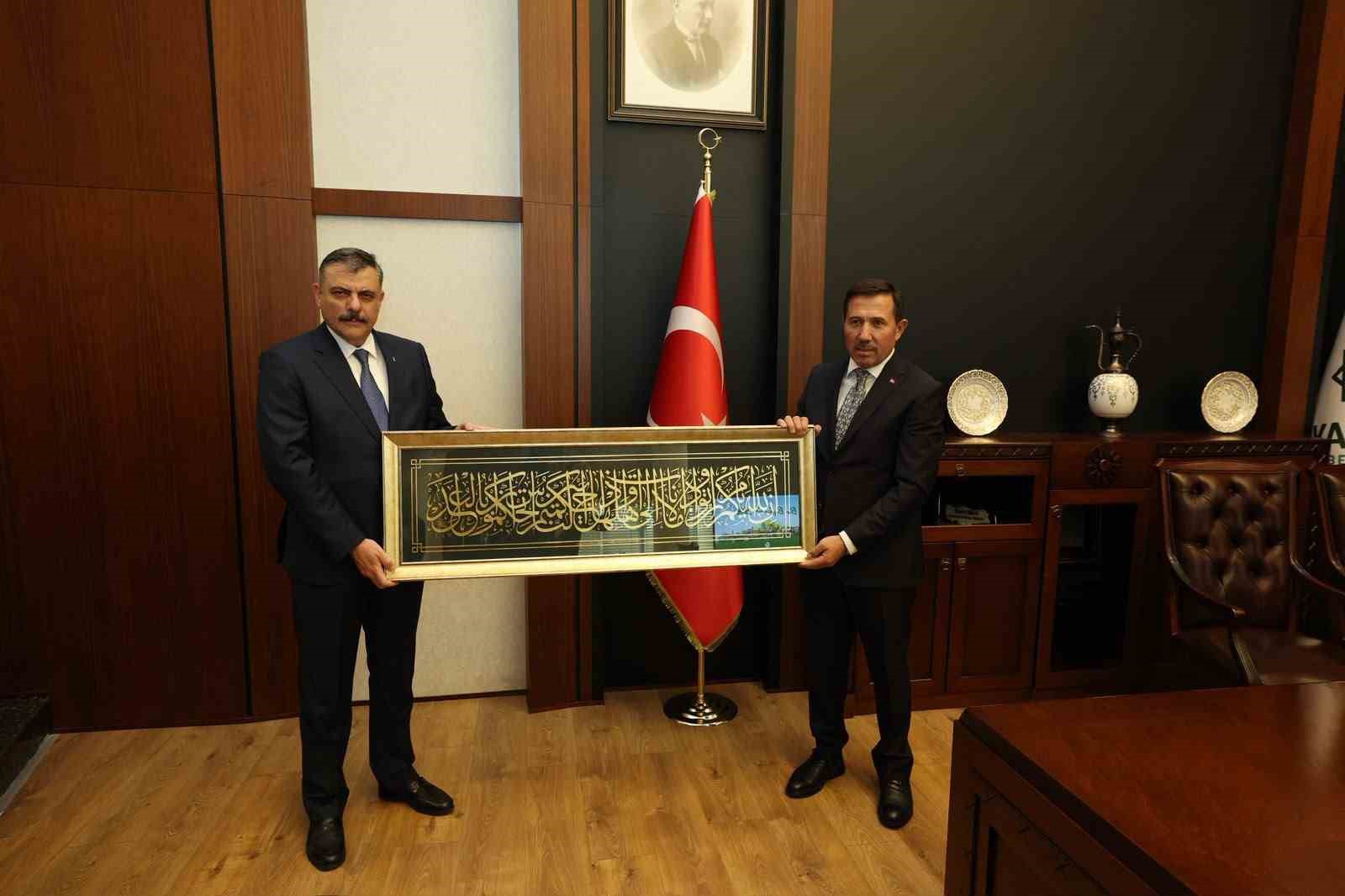 KARATAY’IN GELECEĞİNE YÖNELİK ÇALIŞMALAR BAKAN ÇİFTÇİ’YE SUNULDU