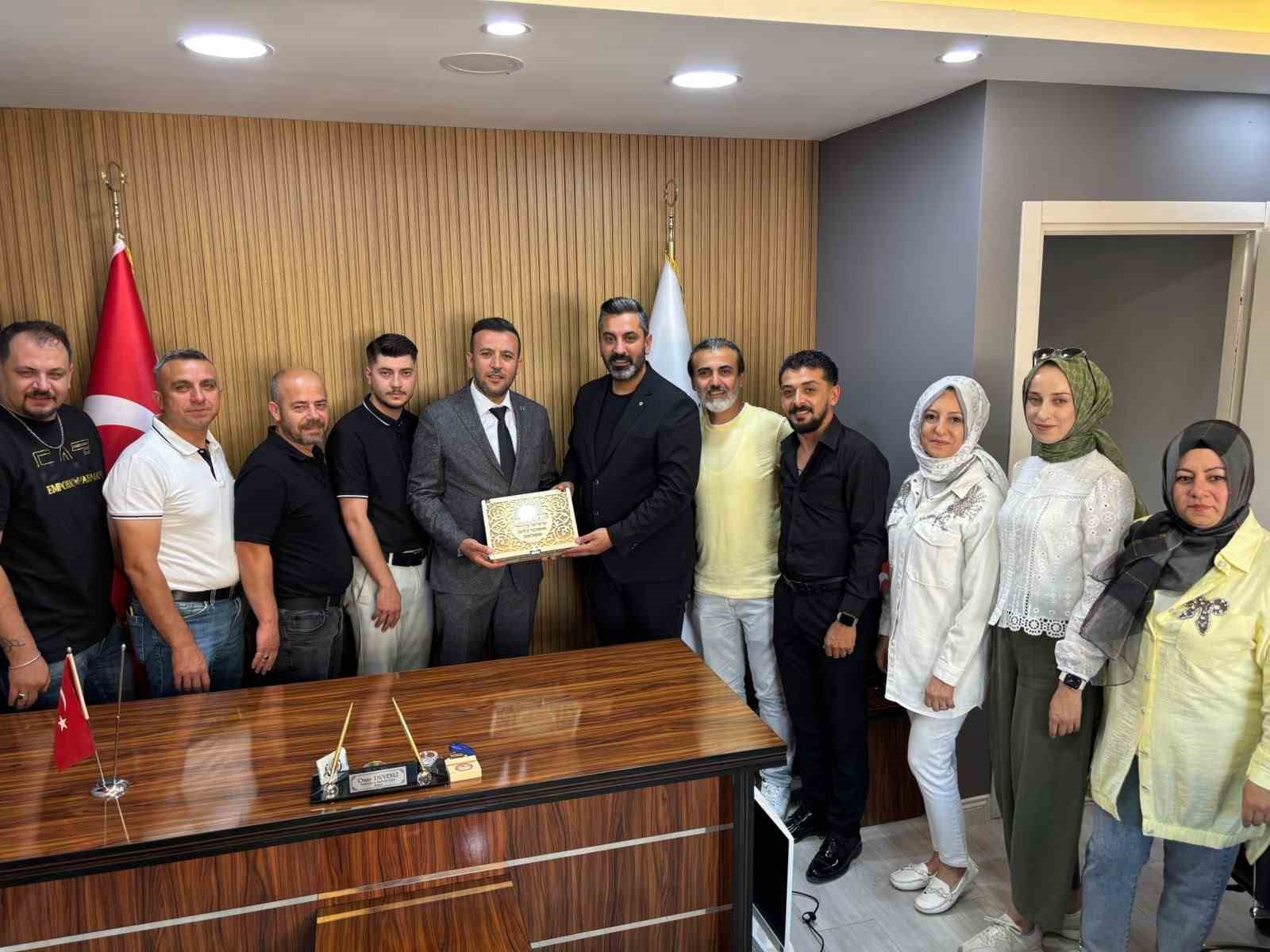 TAVŞANLI’DA BERBER VE KUAFÖR ESNAFININ SORUNLARI MASAYA YATIRILDI