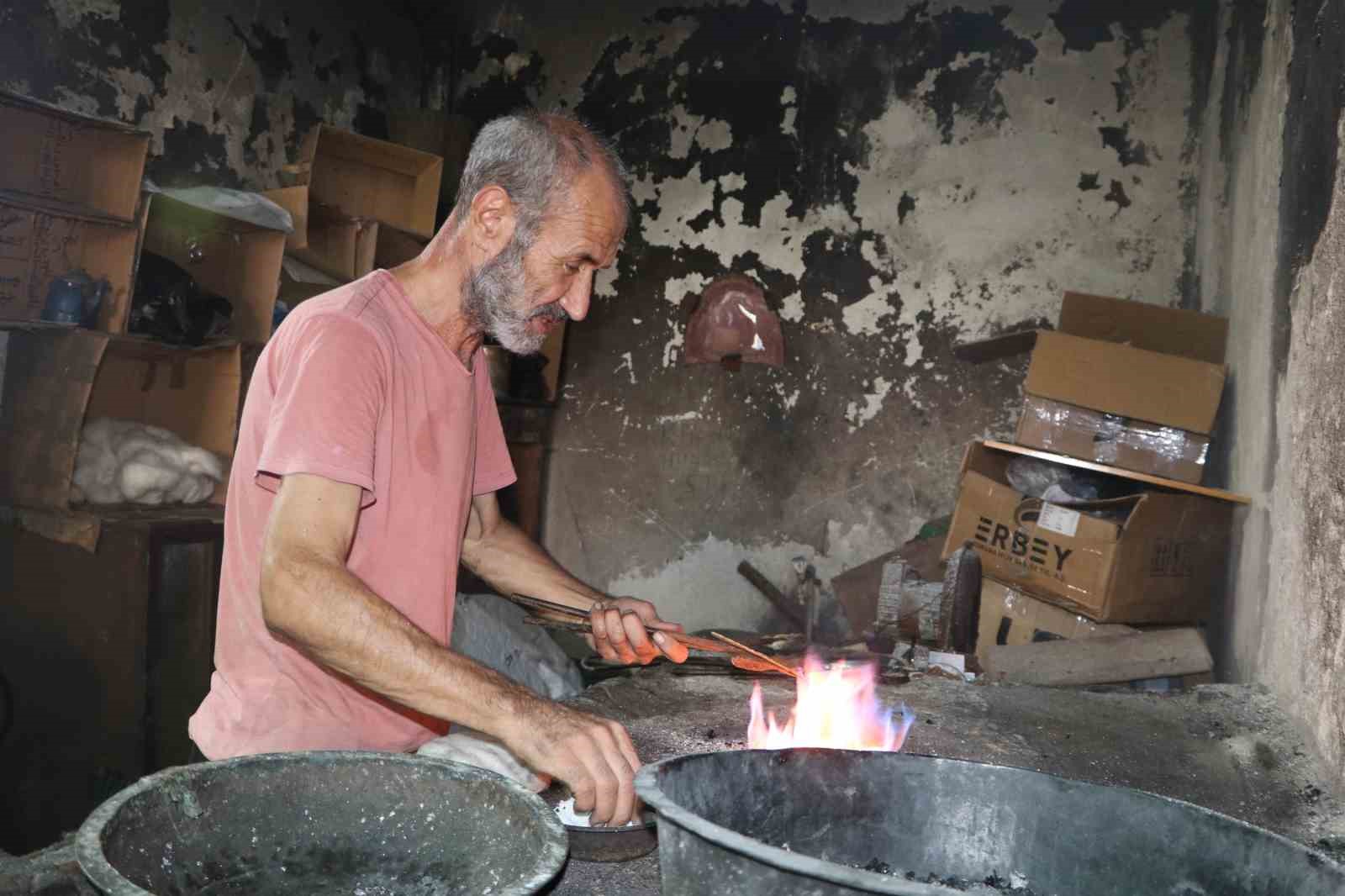 HEM KALAYCI HEM ŞAİR
