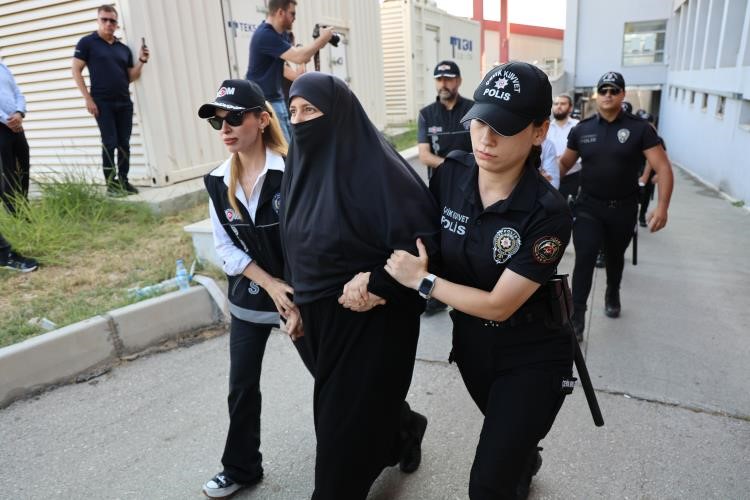 "ALPARSLAN KUYTUL SUÇ ÖRGÜTÜ" SORUŞTURMASINDA ARALARINDA ALPARSLAN KUYTUL VE EŞİNİN DE OLDUĞU 35 ŞÜPHELİ TUTUKLANDI