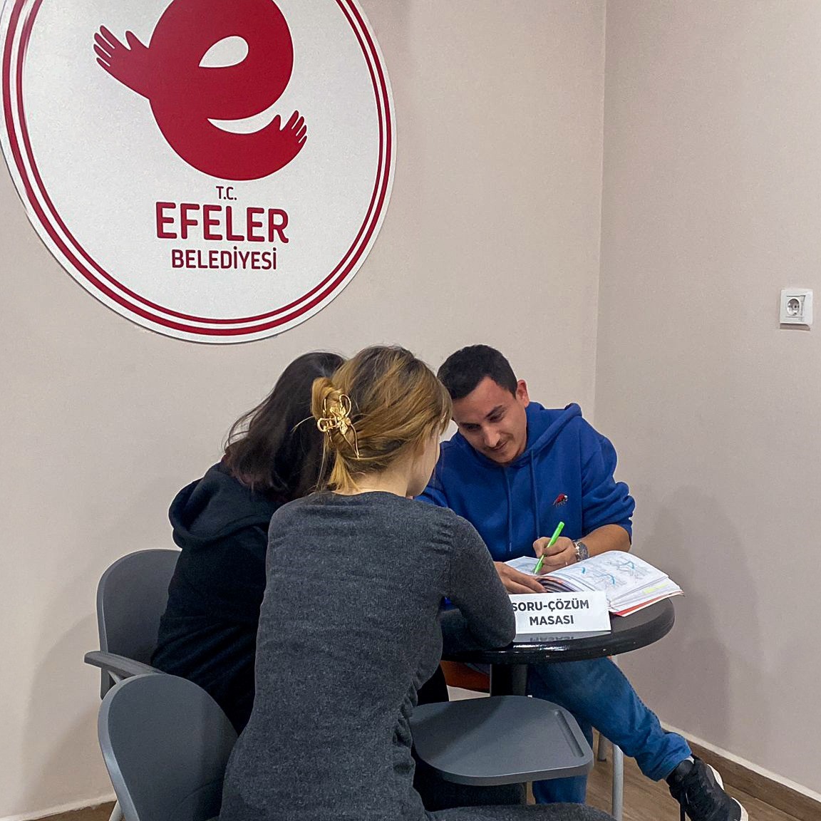 EFELER BELEDİYESİ’NDEN SINAVLAR HAZIRLANAN GENÇLERE ÜCRETSİZ DESTEK