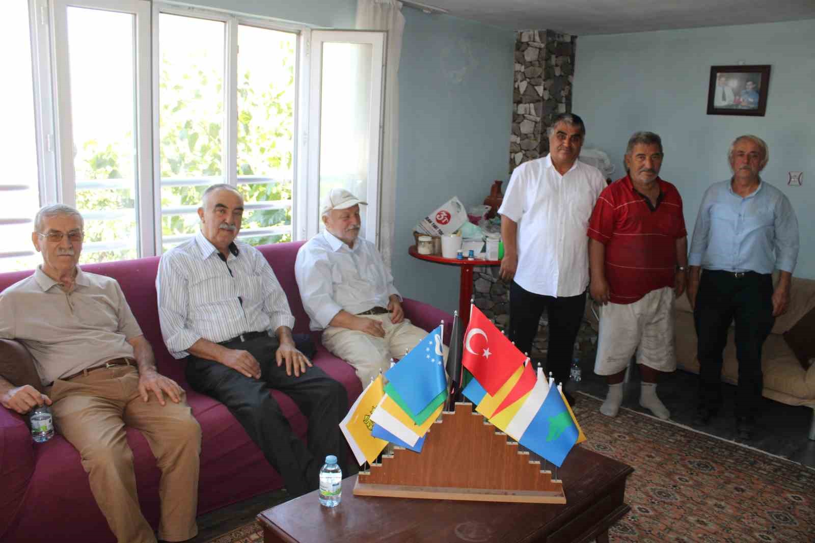ERCİYES’İN ETEKLERİNDEKİ KÖYDE TÜRK DÜNYASINI TANITIYORLAR