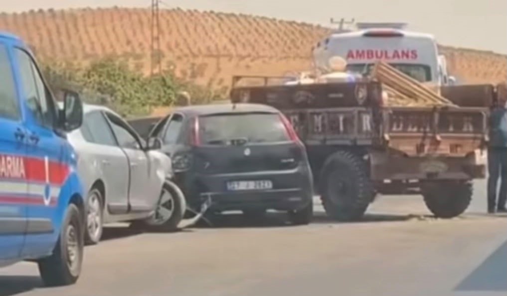 GAZİANTEP’TE ZİNCİRLEME KAZA: 2 YARALI