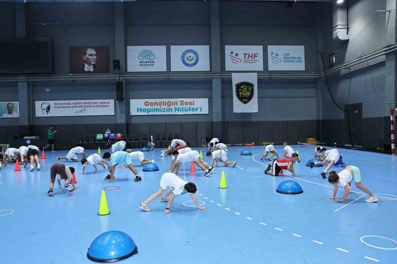 NİLÜFER’DE "HENTBOL AKADEMİSİ" AÇILDI