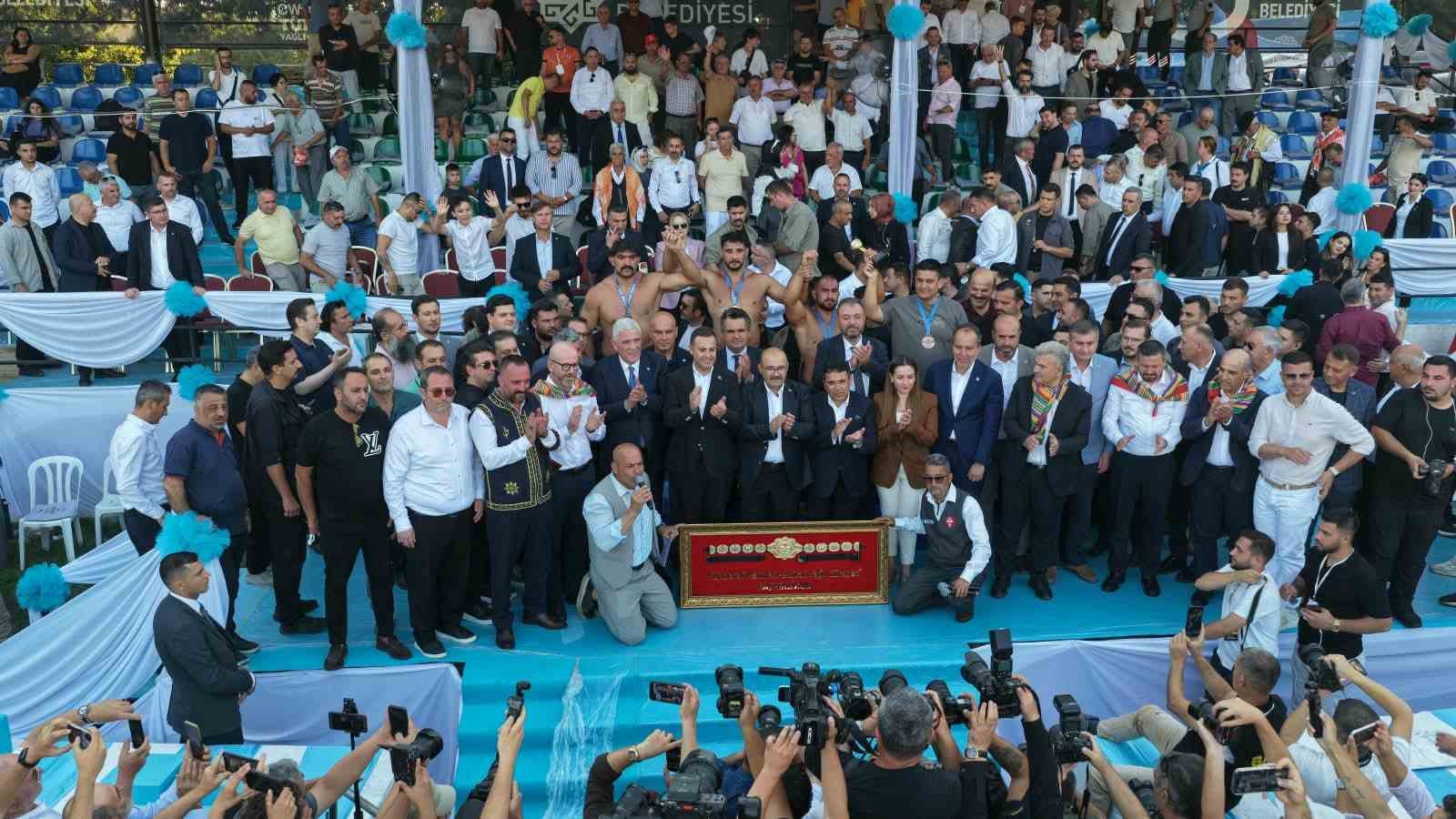 66. GELENEKSEL KURTDERELİ MEHMET PEHLİVAN YAĞLI GÜREŞLERİ’NDE ALTIN KEMER MUSTAFA TAŞ’IN