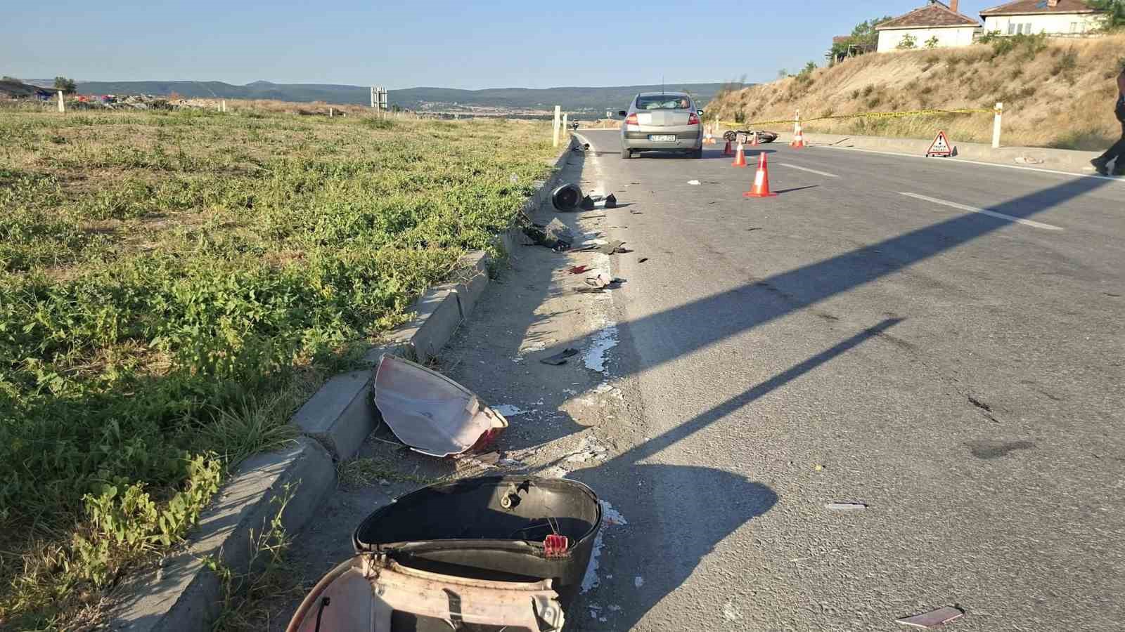 KÜTAHYA’DA OTOMOBİLİN ÇARPTIĞI ELEKTRİKLİ BİSİKLETİN SÜRÜCÜSÜ HAYATINI KAYBETTİ