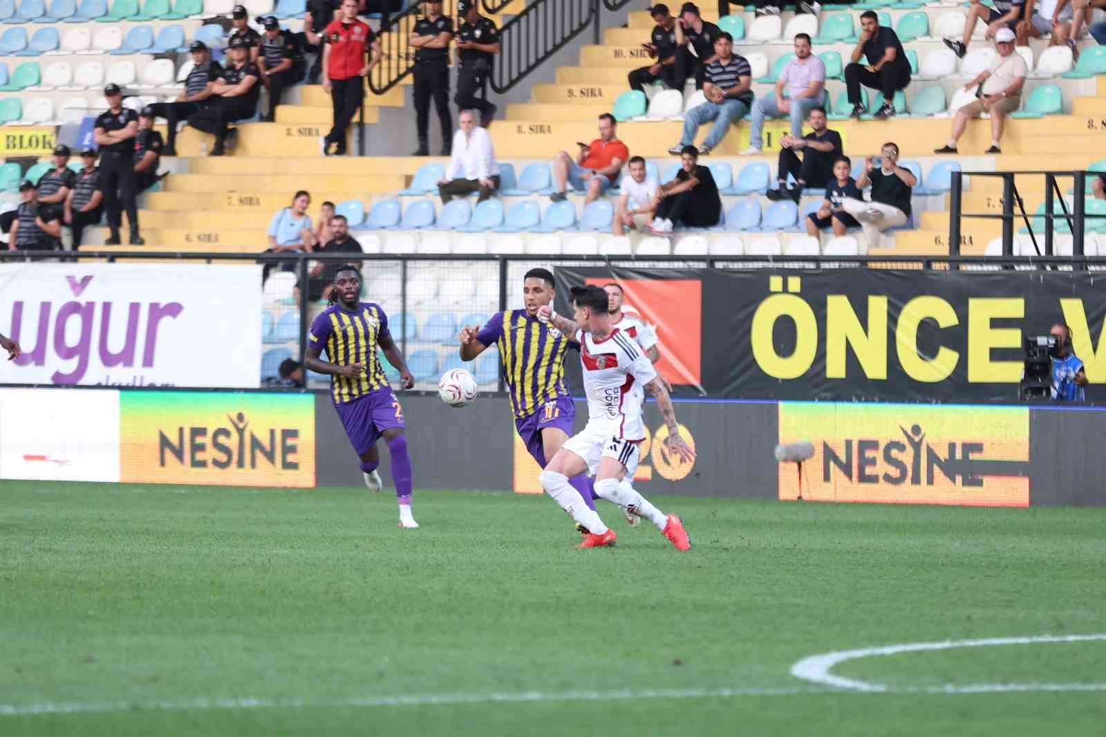 TRENDYOL SÜPER LİG: EYÜPSPOR: 0 - GAZİANTEP FK: 0 (İLK YARI)