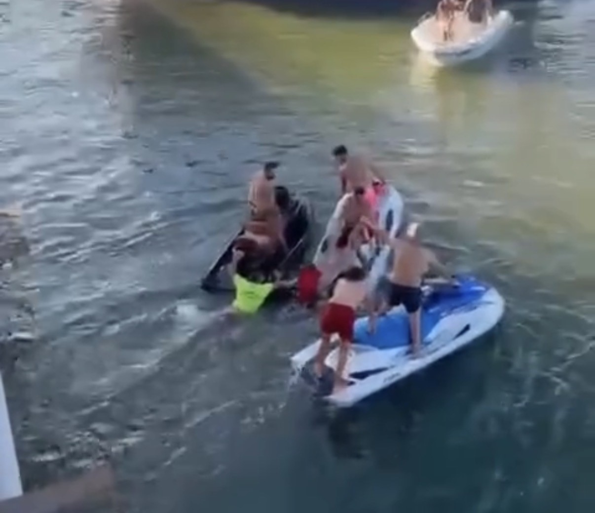 AKÇAKOCA’DA JETSKİ KAZASI: 1’İ AĞIR 2 YARALI