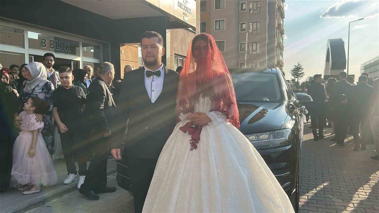 YOZGAT VALİSİ’NİN MAKAM ARACI ŞEHİT OĞLUNA GELİN ARABASI OLDU