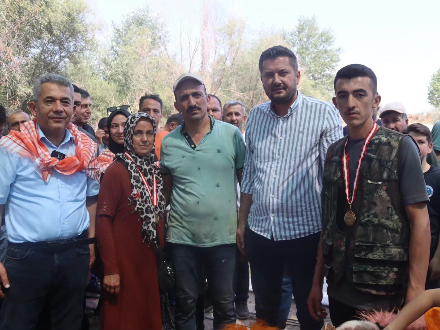8 ASIRLIK GELENEĞİN ŞAMPİYON ÖDÜLÜNÜ HASTA ÇOCUĞA BAĞIŞLADI