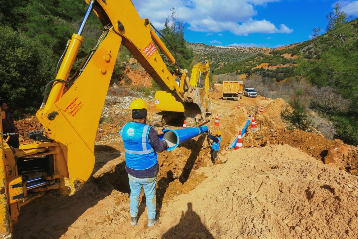 DESKİ, ÇAL’IN 2 BİN 850 METRELİK İÇME SUYU TERFİ HATTINI YENİLEDİ