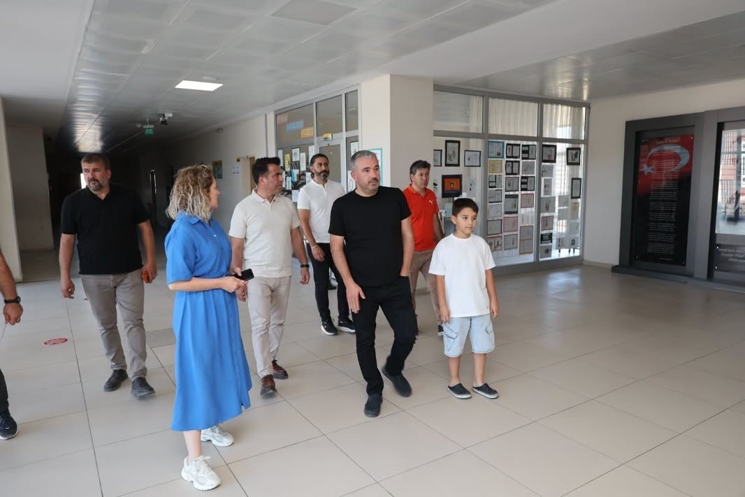 PURSAKLAR’DAKİ OKULLAR YENİ EĞİTİM ÖĞRETİM DÖNEMİNE HAZIRLANIYOR