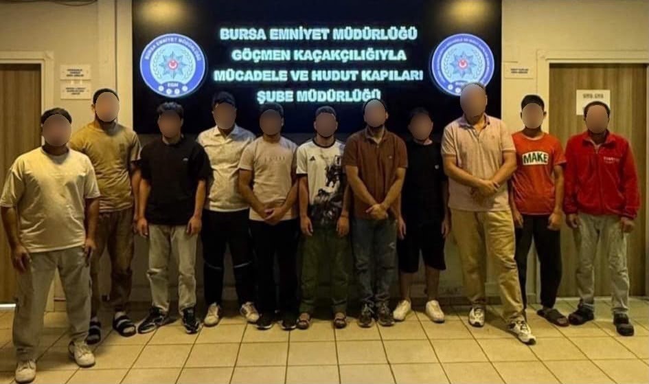 BURSA’DA KAÇAK GÖÇMEN OPERASYONU: 11 KİŞİ YAKALANDI, 1 ŞÜPHELİ GÖZALTINDA