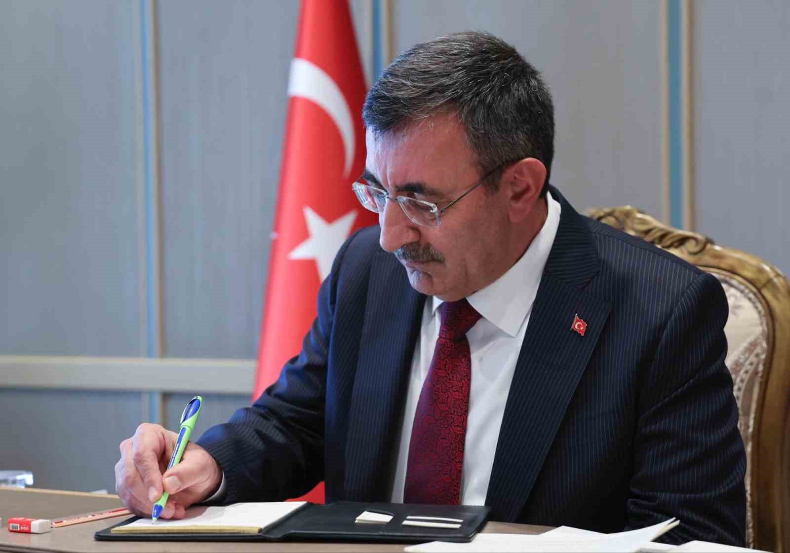 CUMHURBAŞKANI YARDIMCISI YILMAZ: "KARADENİZ TAHIL GİRİŞİMİ’NDEN EDİNDİĞİMİZ TECRÜBEYLE GÜVENLİ SEYRÜSEFERİN YENİDEN TESİSİ İÇİN ÇALIŞIYORUZ"