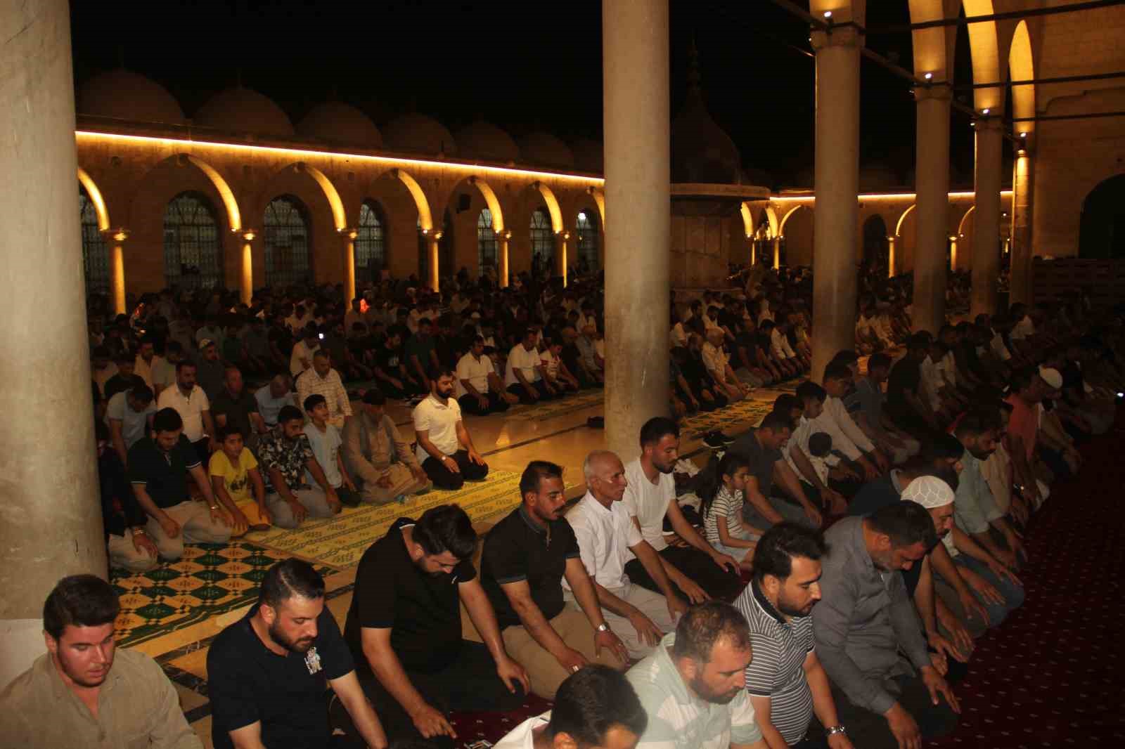 ŞANLIURFA’DA MEVLİD KANDİLİ COŞKUSU