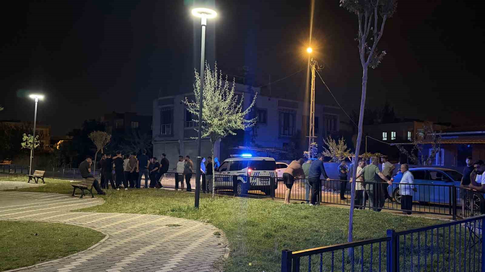 PARKTA İKİ GRUP ARASINDA KAVGA
