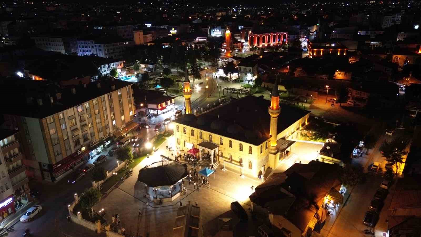 ÇORUM’DA MEVLİD KANDİLİ DUALARLA İDRAK EDİLDİ