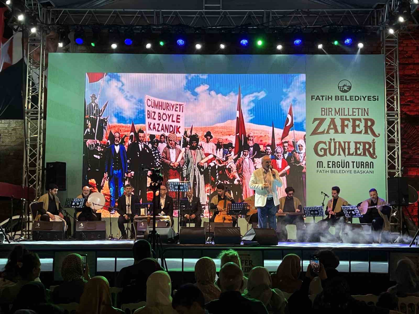 FATİH’TE MEVLİD KANDİLİ PROGRAMINA YOĞUN İLGİ