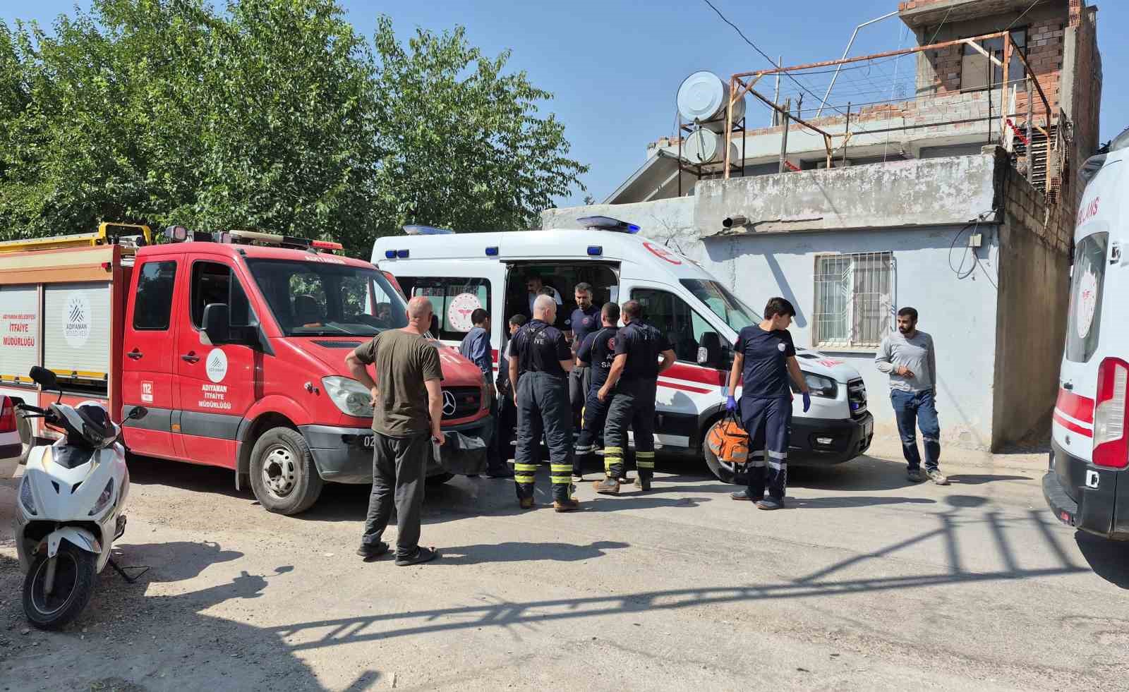 YIKMAYA ÇALIŞTIĞI EV ÜZERİNE ÇÖKTÜ: 1 YARALI