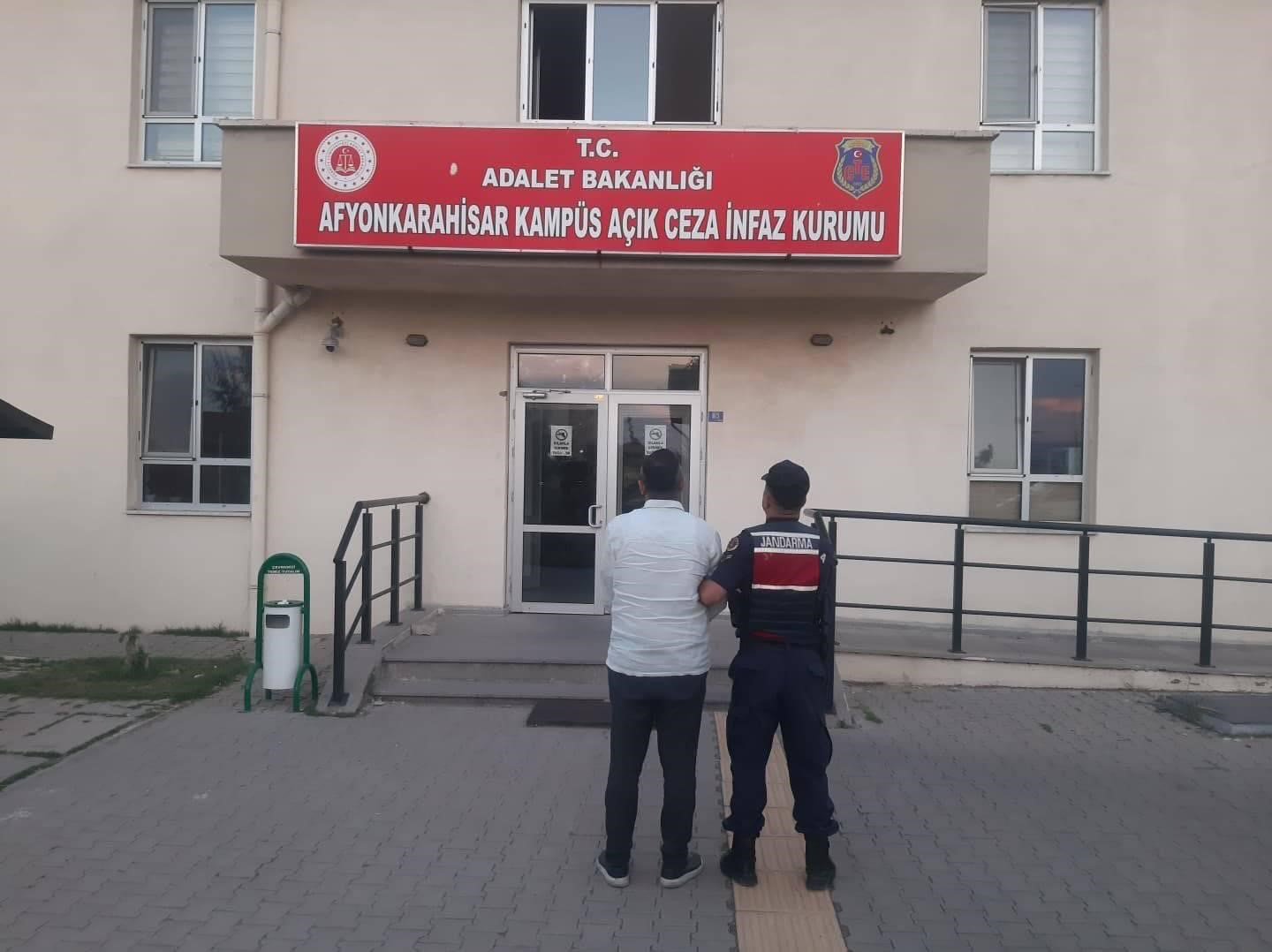 JANDARMA ÇEŞİTLİ SUÇLARDAN ARANAN 28 KİŞİYİ YAKALADI