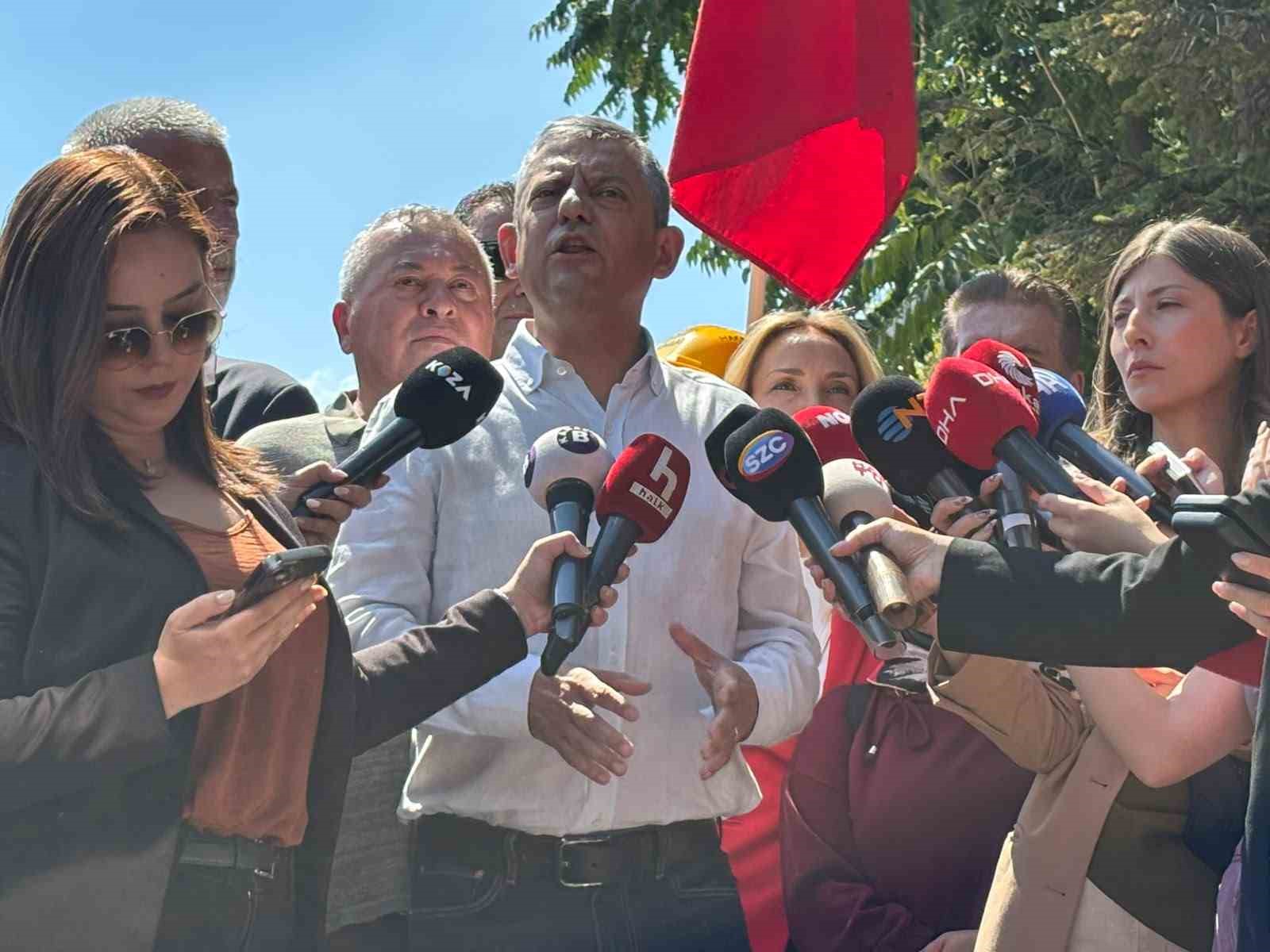 YENİ PARTİ GENEL BAŞKANI ÖZGÜR ÖZEL: "GÖZLER BAŞKA TARAFA ÇEVRİLİNCE SÖZLER TUTULMUYOR"