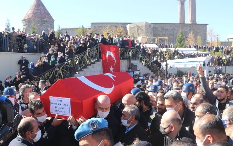 "ERZURUM’UN EN BÜYÜK KAHRAMANI KİM" SORUSUNA ŞEHİDİN 5 YAŞINDAKİ KIZINDAN YÜREK YAKAN CEVAP: "BABAM"