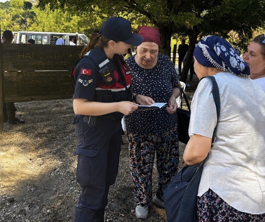 KEMALPAŞA’DA JANDARMADAN KADINLARA ’KADES’ VE ’KADINA EL KALKAMAZ’ BİLGİLENDİRMESİ