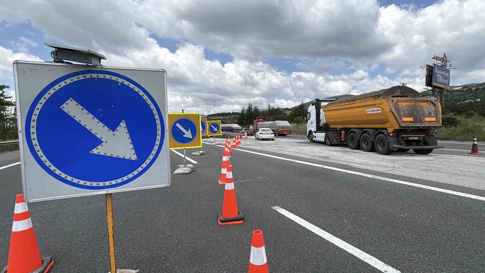 ANADOLU OTOYOLU İSTANBUL İSTİKAMETİ TRAFİĞE KAPATILIYOR