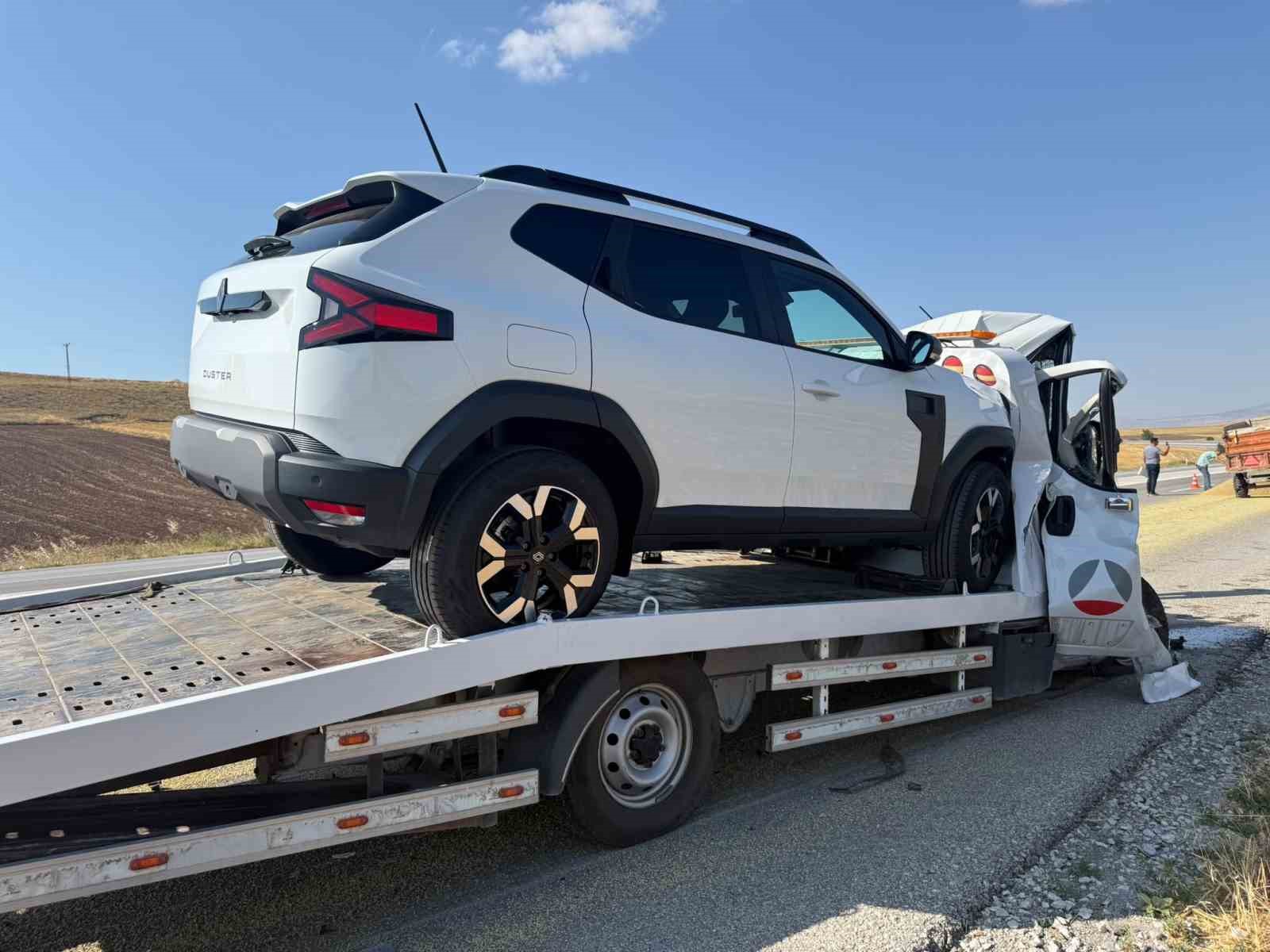 ÇORUM’DA ÇEKİCİ TRAKTÖRE ARKADAN ÇARPTI: 1 YARALI