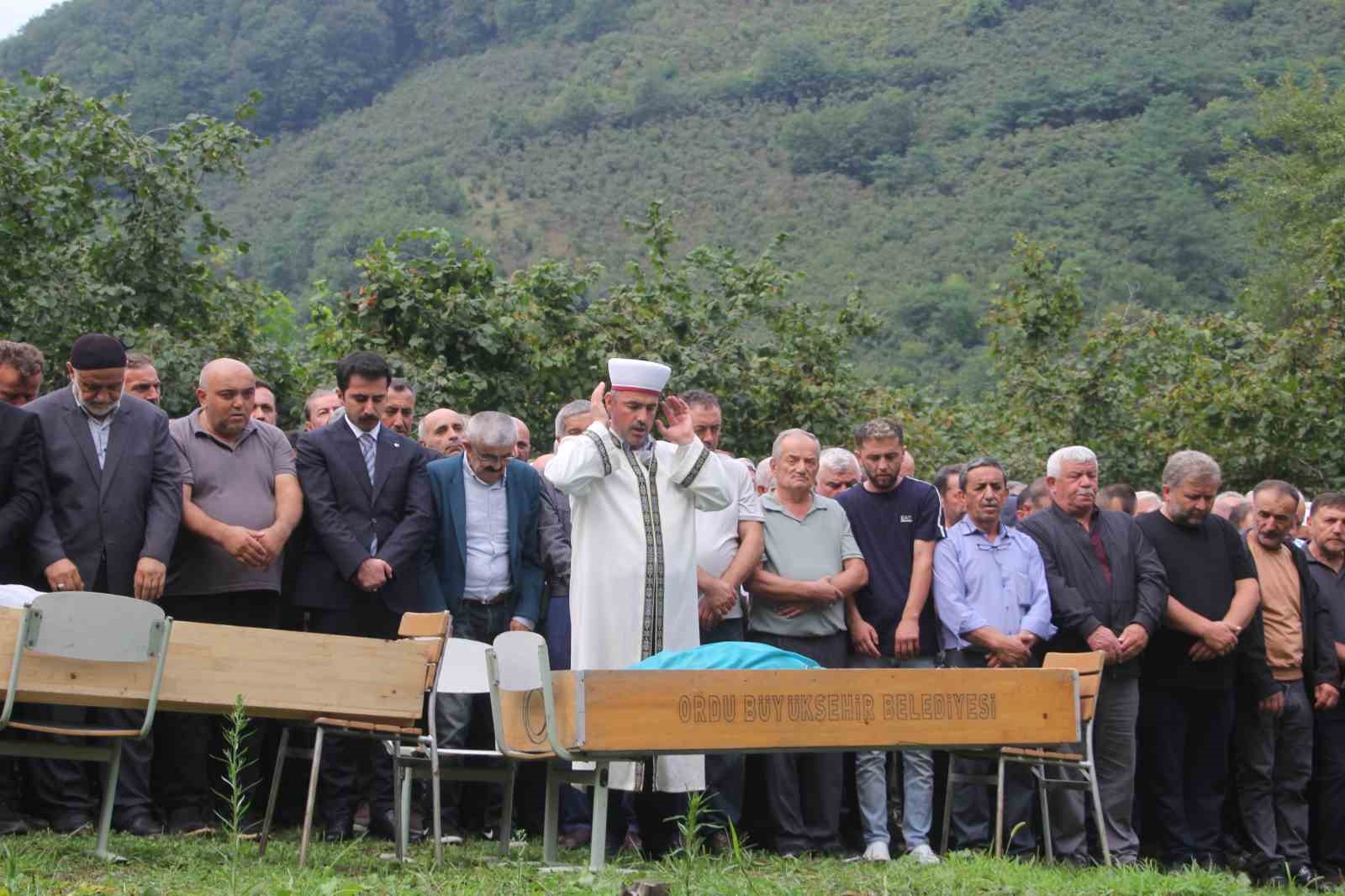 AYNI EVE GELİN GİTTİLER, BİRLİKTE VEFAT ETTİLER