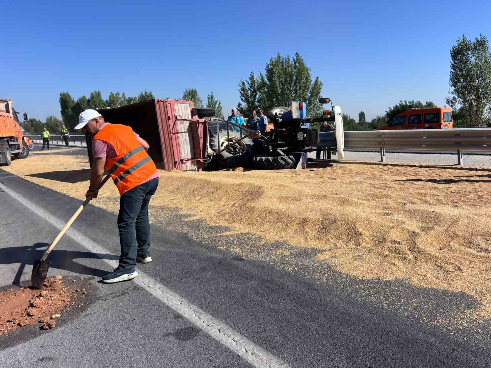 AKŞEHİR’DE ZİNCİRLEME KAZA: SULTANDAĞI KAYMAKAMI VE EŞİ YARALANDI