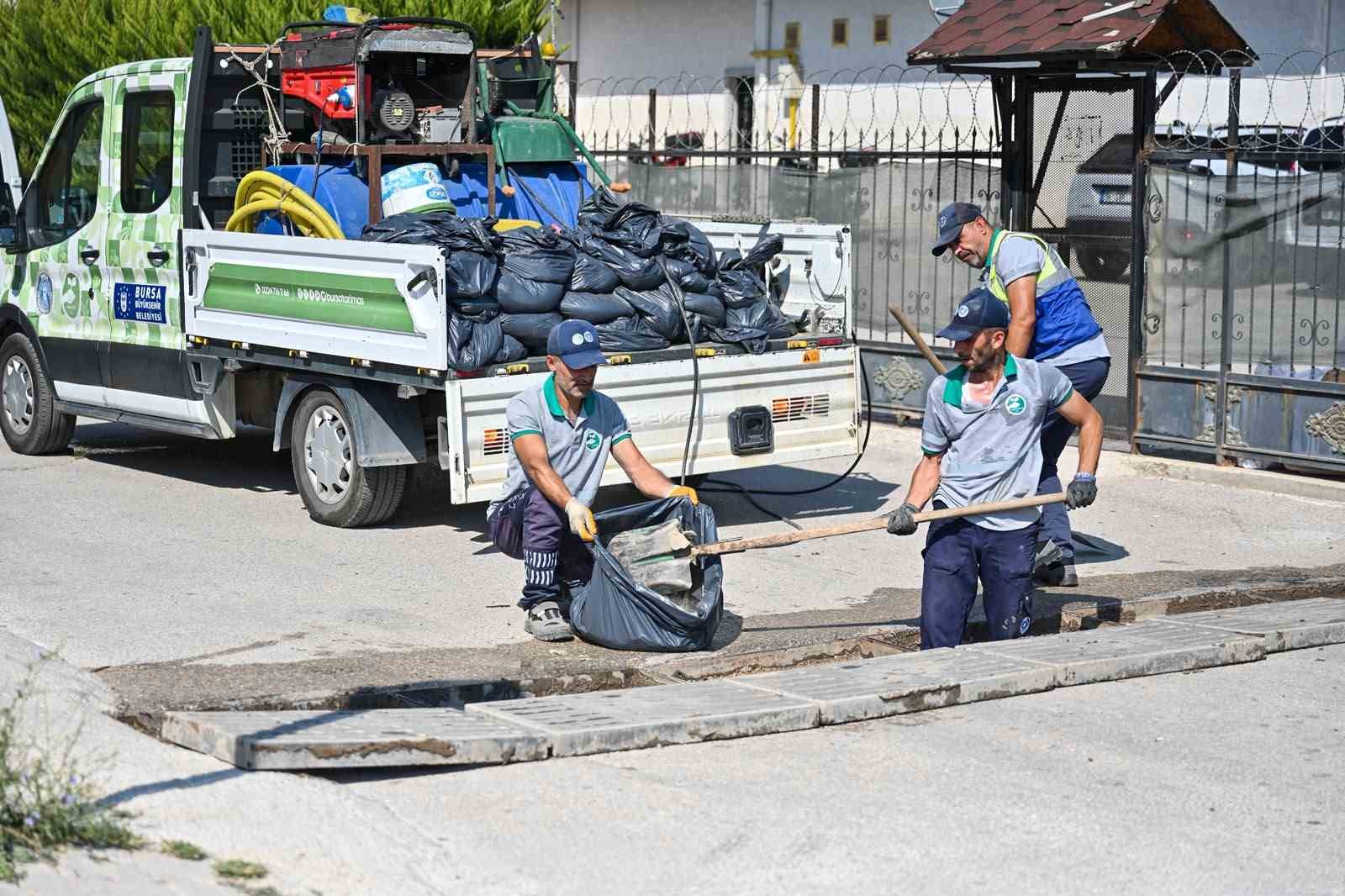BÜYÜKŞEHİR’DEN ALTYAPIYA BAHAR TEMİZLİĞİ