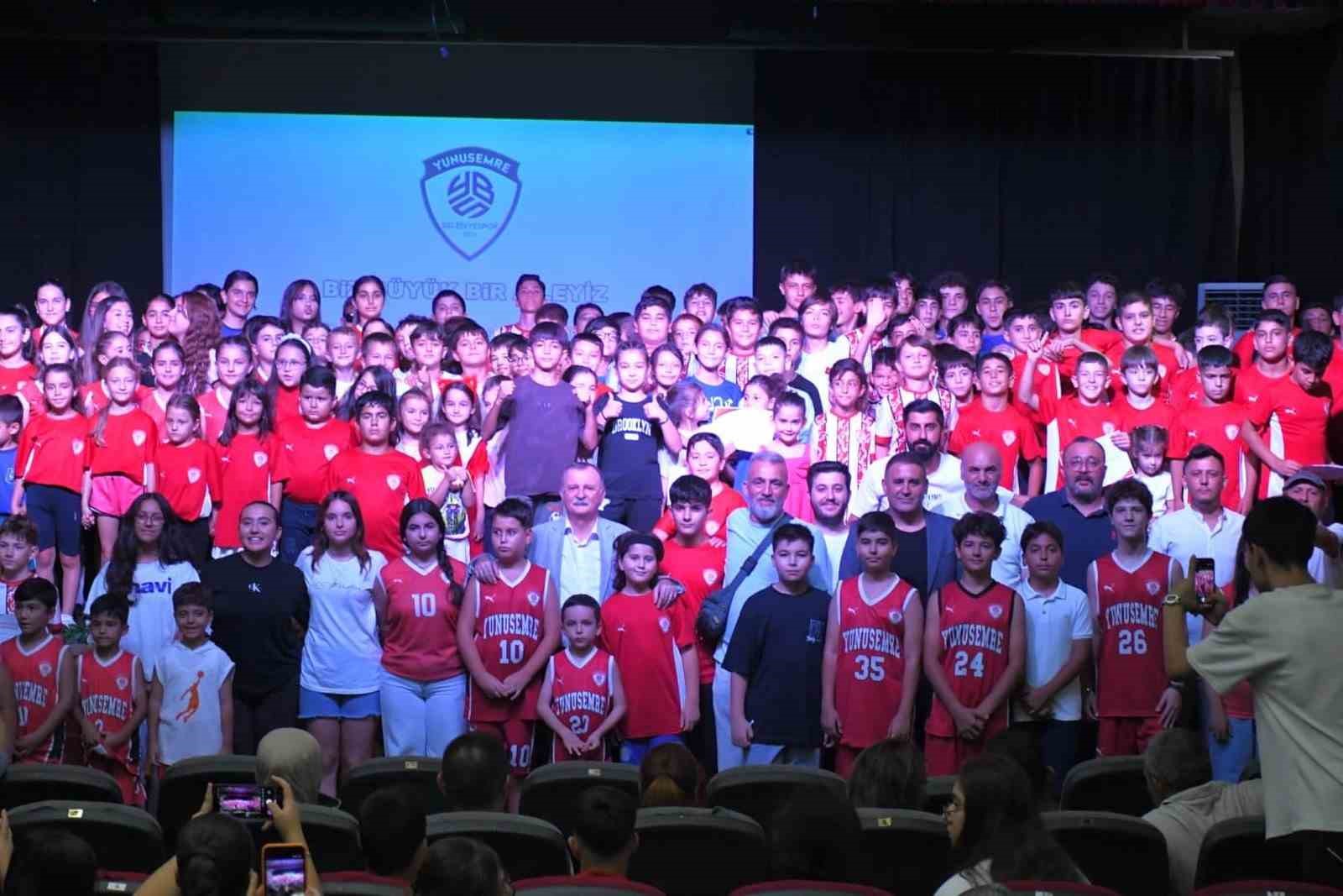 YUNUSEMRE’DE 4 BİN ÇOCUK SPORLA BULUŞTU