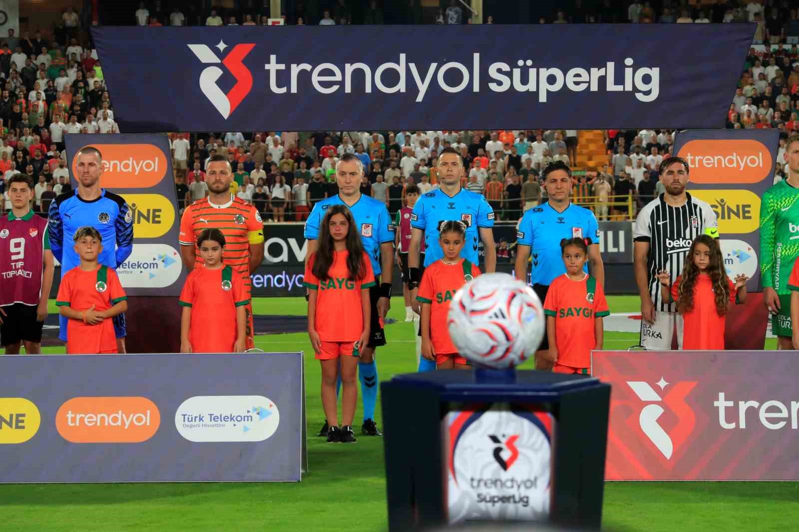 ALANYASPOR-BEŞİKTAŞ MAÇININ TARTIŞMALI POZİSYONLARI İÇİN SUÇ DUYURUSU