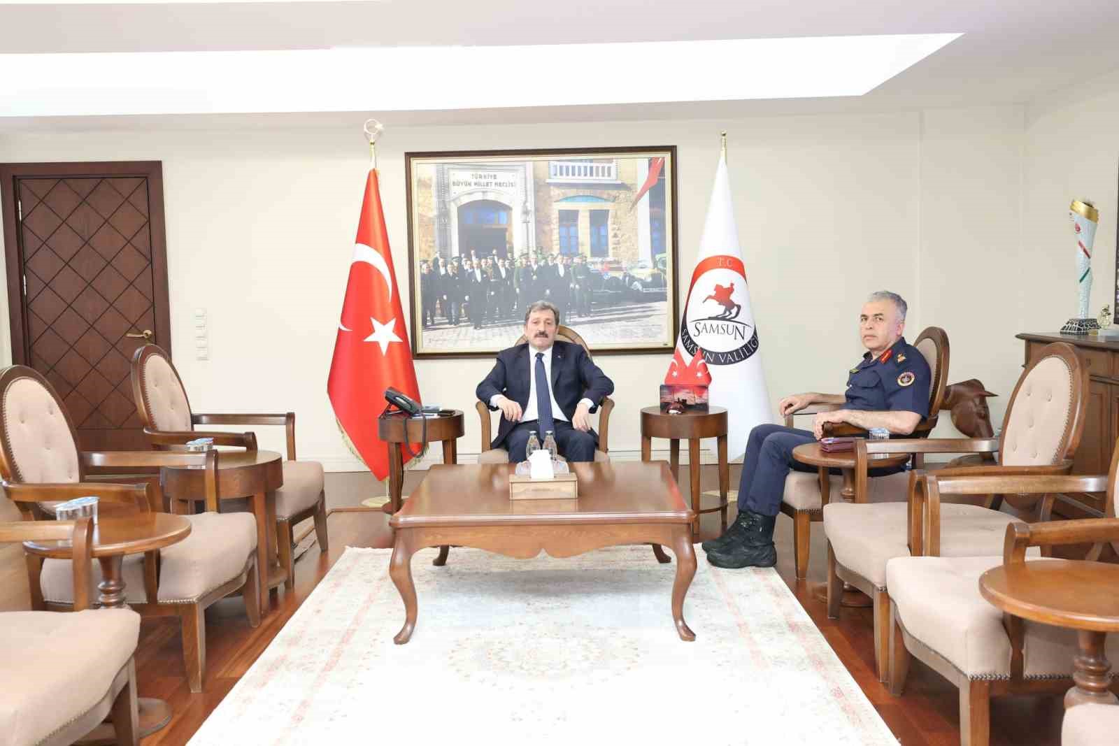 SAMSUN İL JANDARMA KOMUTANI TUĞGENERAL YAKIN GÖREVİNE BAŞLADI