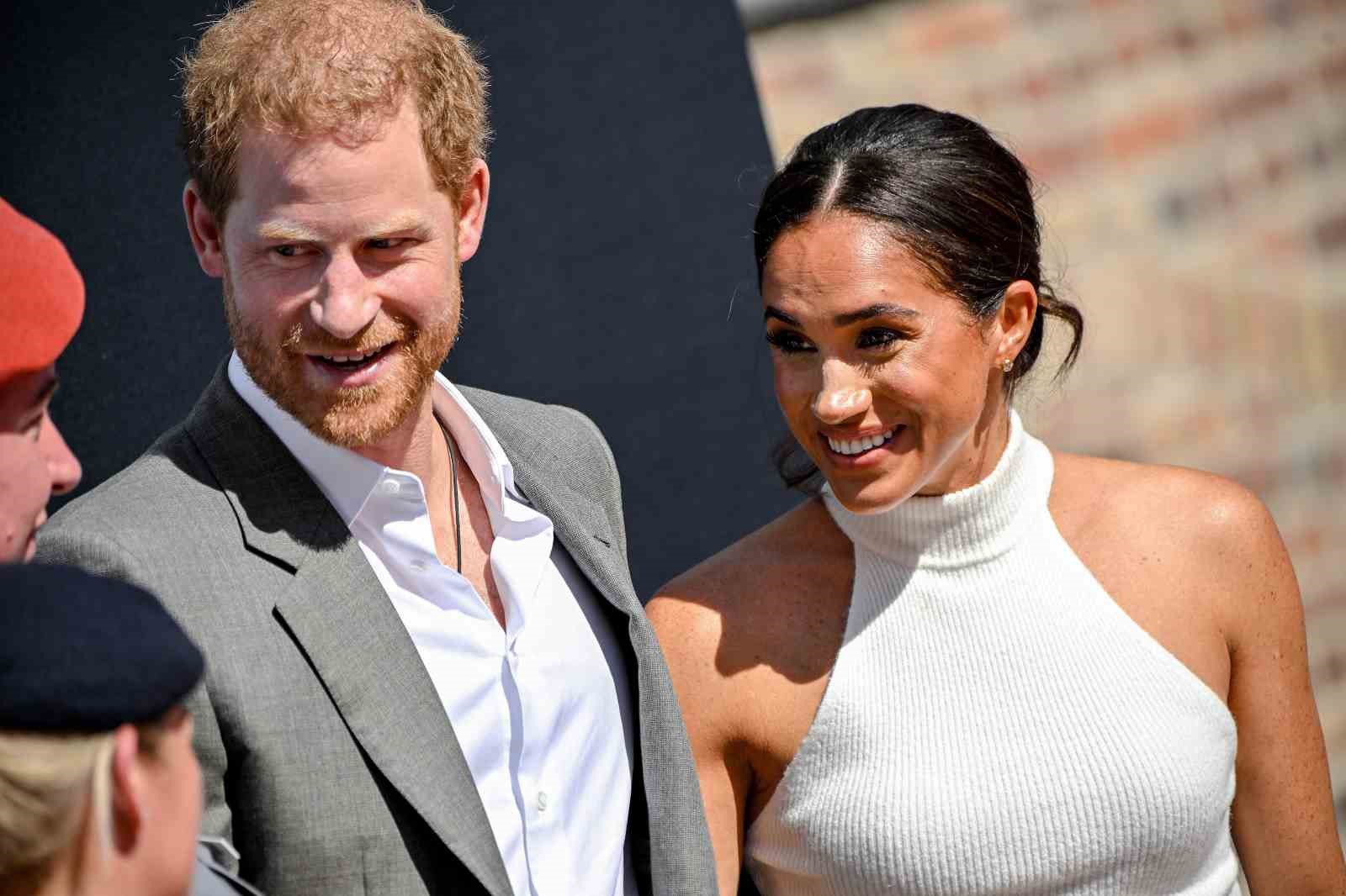 PRENS HARRY VE MEGHAN, 6 YIL SONRA İNGİLTERE’YE DÖNDÜ