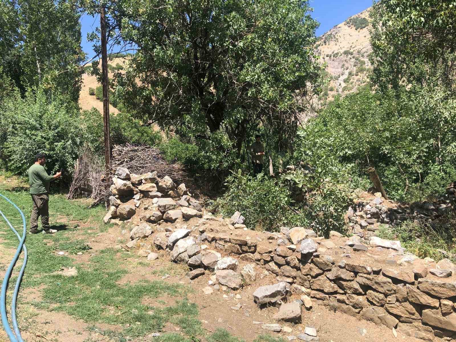 ŞEYH REHANİ TÜRBESİ YILLARDIR HARABE HALDE: MAHALLELİDEN HAYIRSEVER VATANDAŞLARA ÇAĞRI