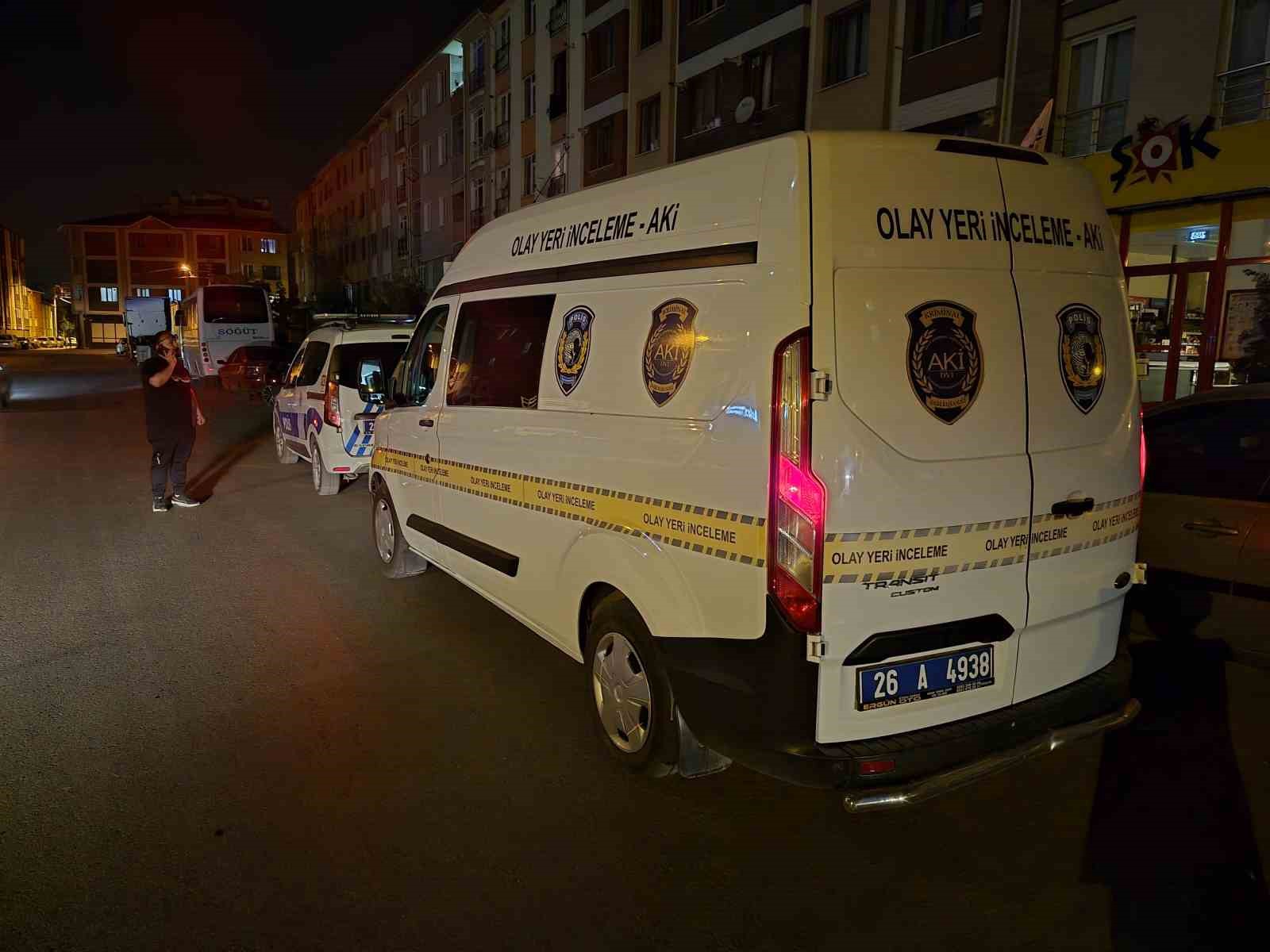 KALP KRİZİ GEÇİREN ŞAHIS AMBULANSTA HAYATINI KAYBETTİ