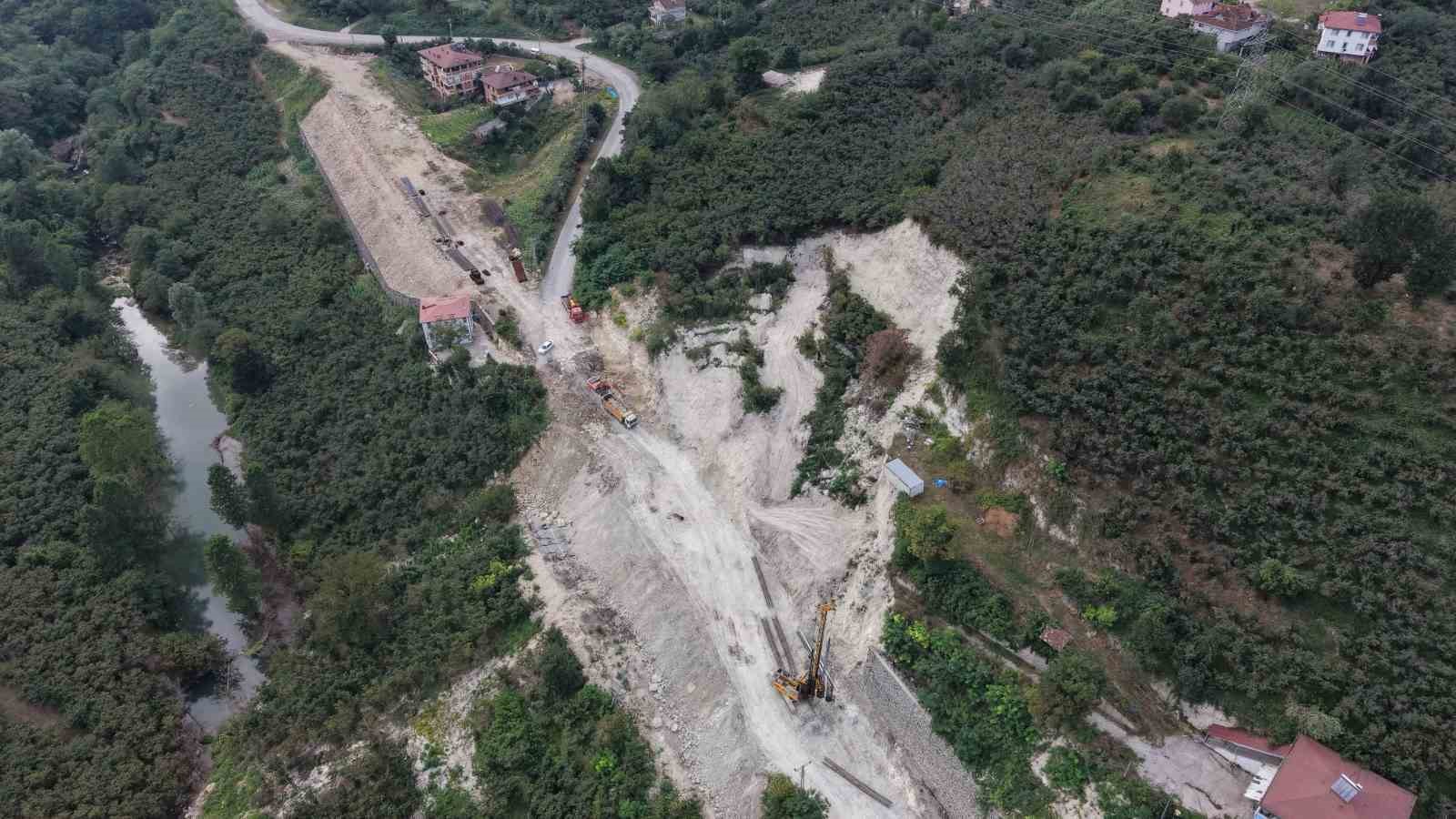 ORDU’YU İÇ ANADOLU’YA BAĞLAYAN AKKUŞ-NİKSAR KARA YOLUNDA FORE KAZIK ÇALIŞMALARI BAŞLADI