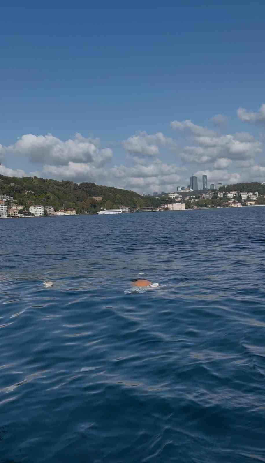FSM KÖPRÜSÜ’NDEN DENİZE ATLAYAN KİŞİYİ VATANDAŞLAR KURTARDI