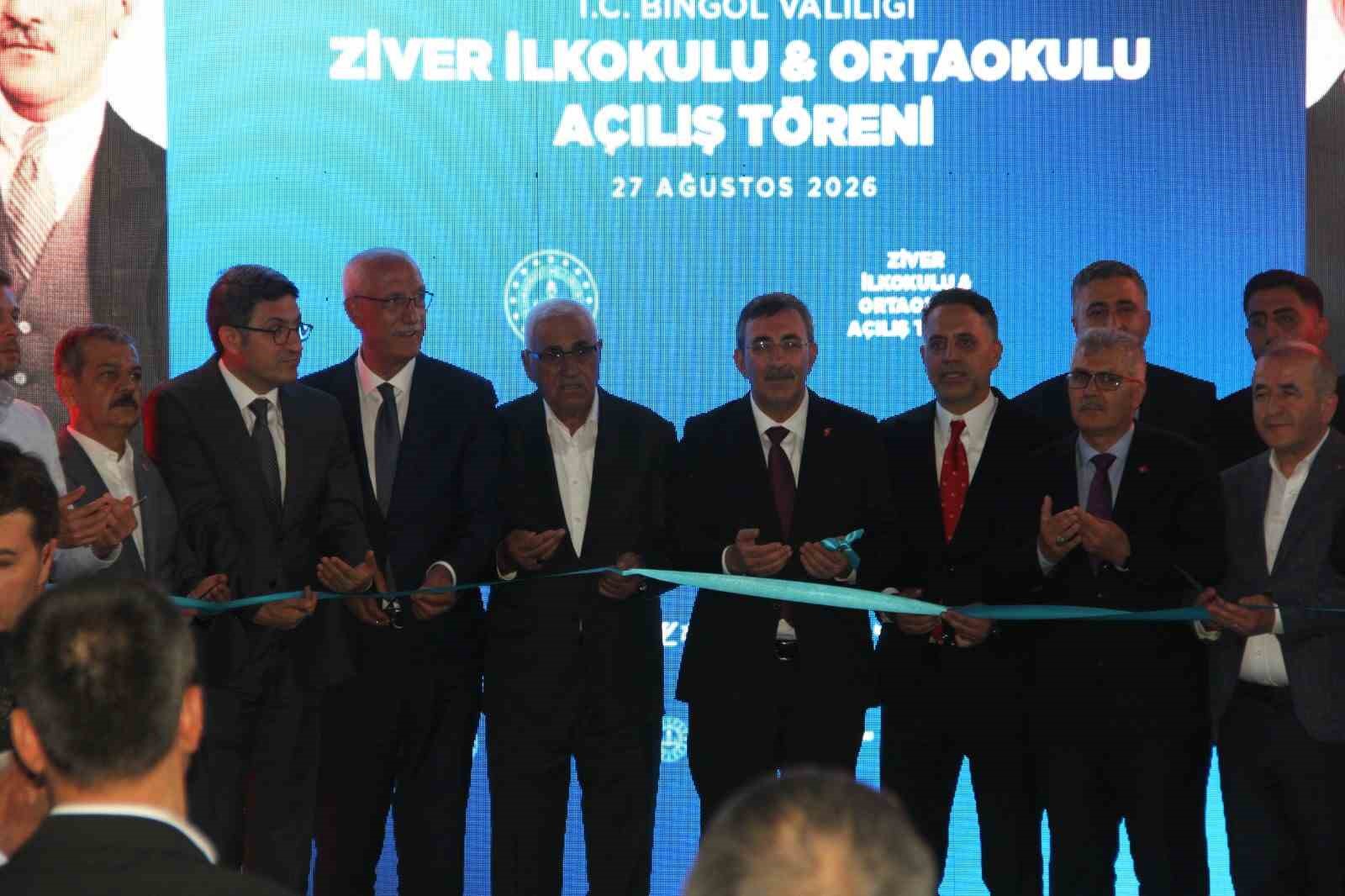 CUMHURBAŞKANI YARDIMCISI YILMAZ: "BİNGÖL’E 222 YENİ DERSLİK KAZANDIRACAĞIZ"