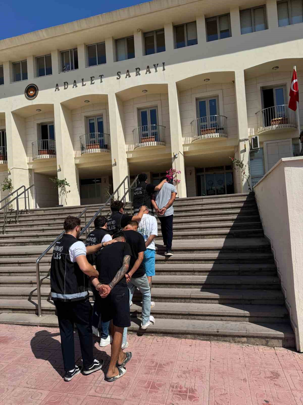 BODRUM’DAKİ UYUŞTURUCU OPERASYONUNDA 4 ŞÜPHELİ TUTUKLANDI