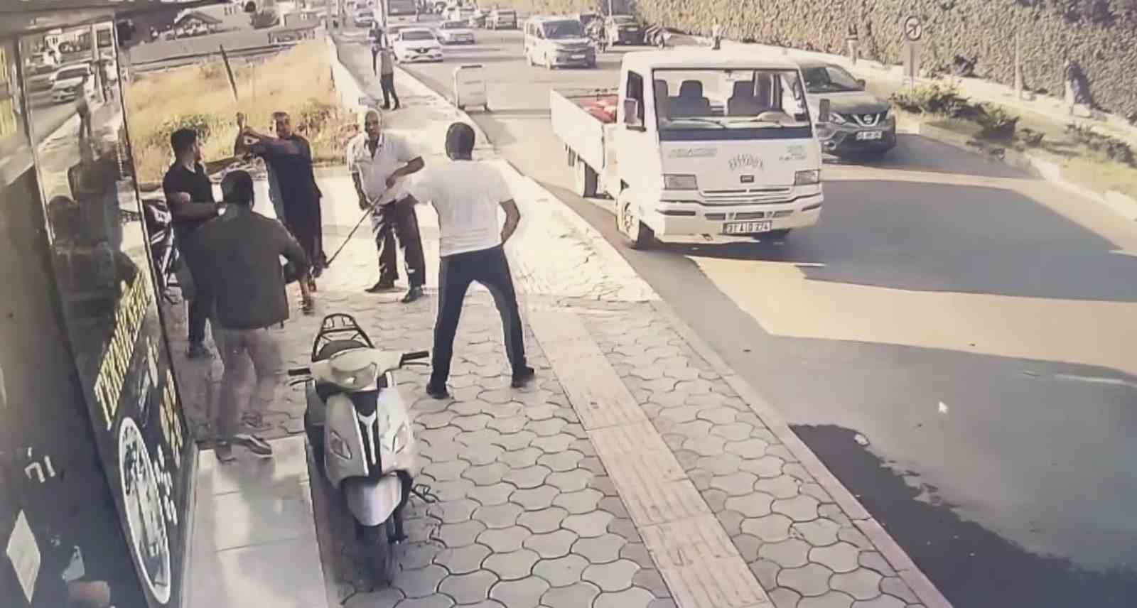 ÇİVİLİ SOPALARLA KİRA KAVGASI