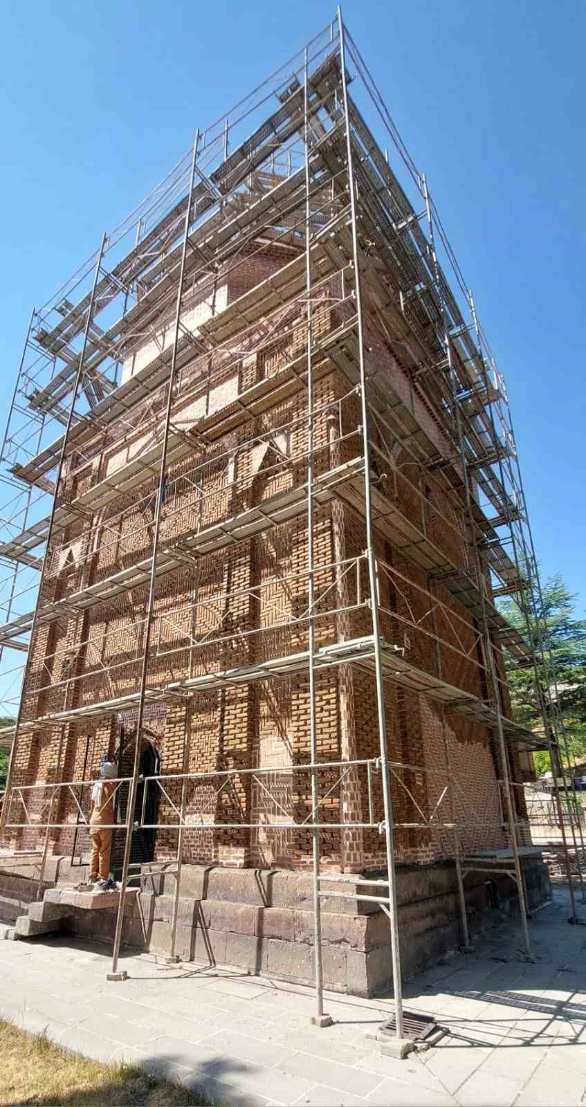 MELİK EMİR GAZİ TÜRBESİ RESTORE EDİLİYOR