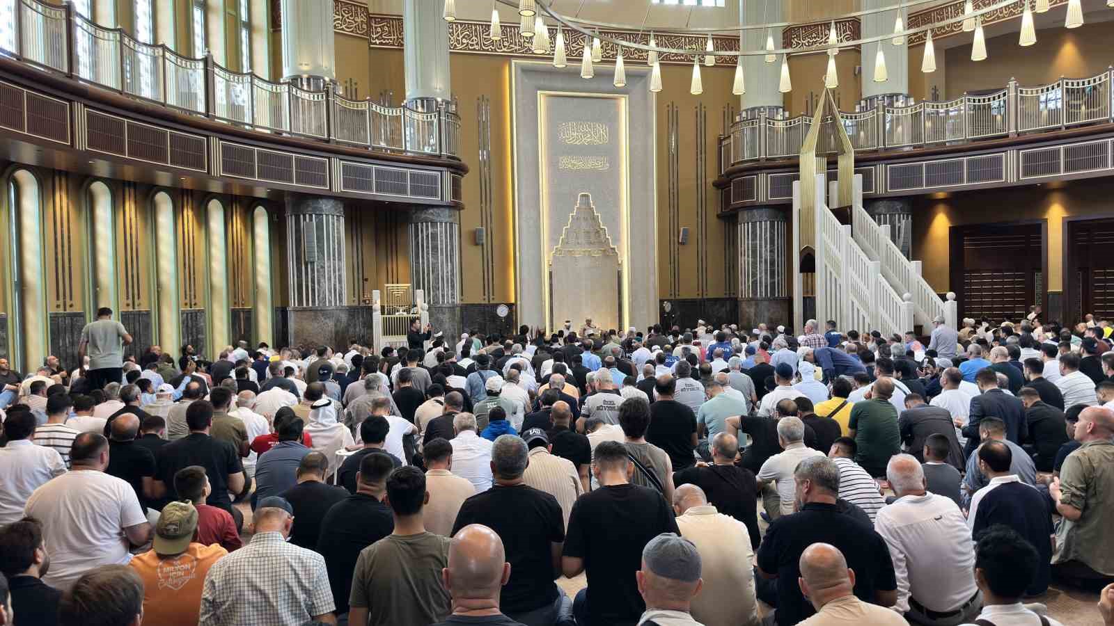 TAKSİM CAMİİ’NDE 30 AĞUSTOS ZAFER BAYRAMI DOLAYISIYLA MEVLİT OKUTULDU